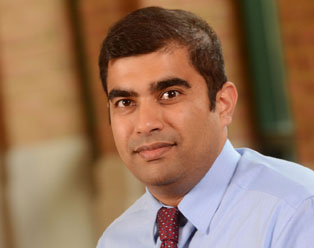 Doctor Varun Gaur, MD portrait.